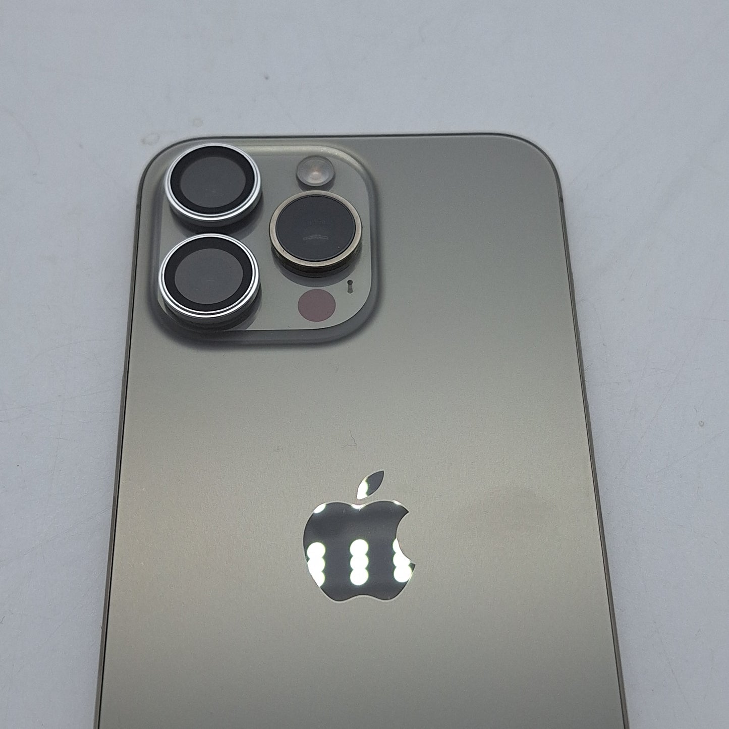 Unlocked Apple iPhone 15 Pro Max 256GB 26.1 Silver A3105