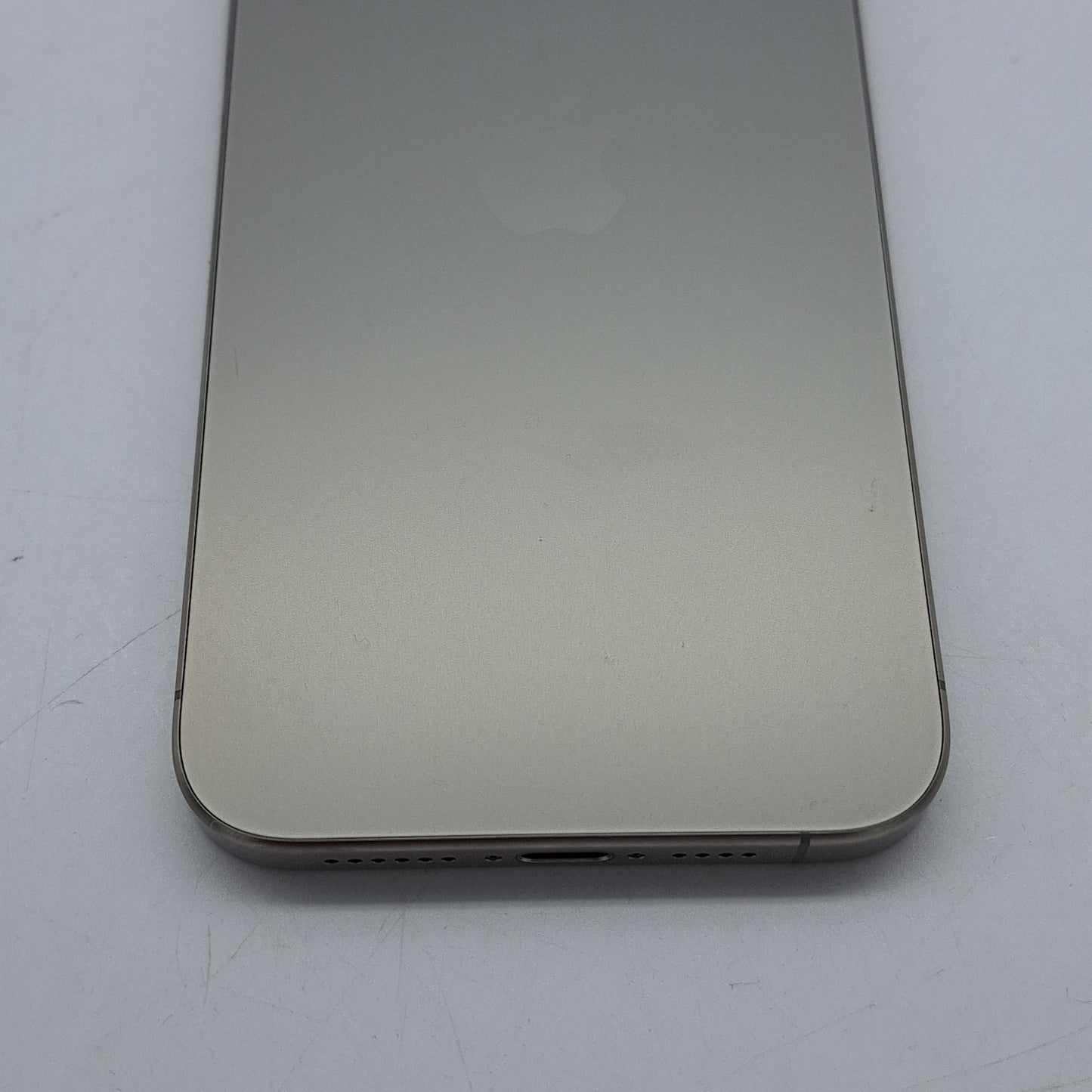 Unlocked Apple iPhone 15 Pro Max 256GB 26.1 Silver A3105